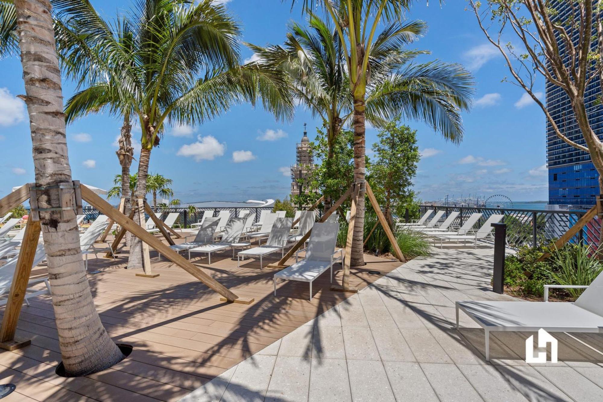 Stylish With Partial Ocean Views In Downtown! * Miami