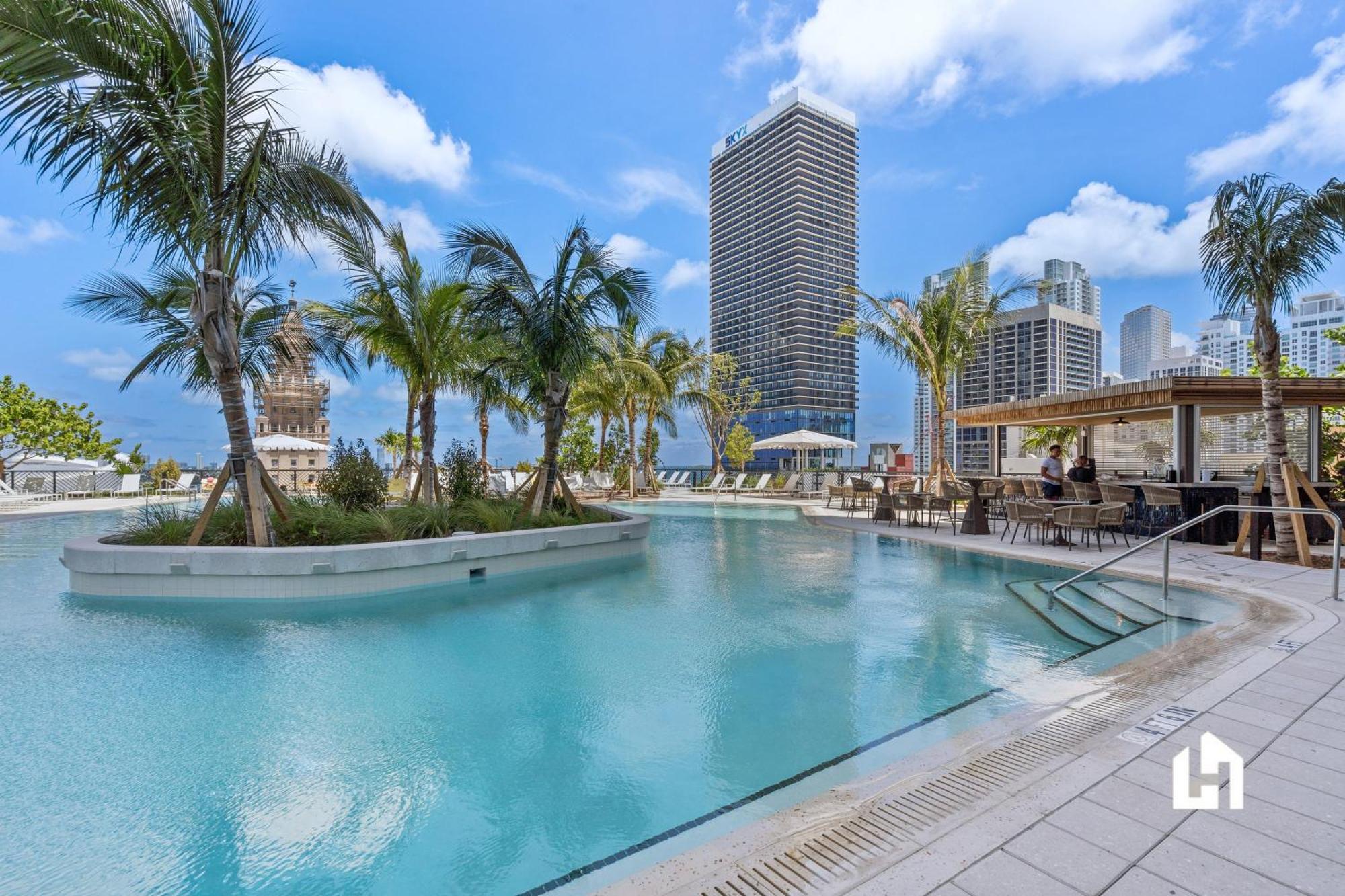 Stylish With Partial Ocean Views In Downtown!